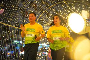 BIB: 90153, 90146
                            <button type="button" onclick="openModal(21750418)" class="btn btn-primary btn-sm float-right btn-popup" data-toggle="modal" data-target=".modal-high-quality">
                        <i class="fas fa-shopping-cart"></i> Add to Cart
                    </button>
                                            <button type="button" onclick="isThisMe(21750418, true)" class="btn btn-success btn-sm float-right btn-popup btn-isme hidden" data-toggle="tooltip" data-placement="bottom" title="นี่คือรูปของคุณใช่ไหม คลิกที่นี่เพื่อเอาเข้าอัลบั้ม">
                        <i class="fas fa-plus"></i> Add to album
                    </button>
                    <button type="button" onclick="isThisMe(21750418, false)" class="btn btn-warning btn-sm float-right btn-popup btn-isnotme hidden">
                        <i class="fas fa-ban"></i> Remove from album
                    </button>